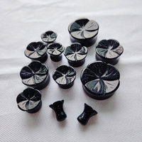 QXB Plugs et Tunnels d'Oreille Classiques en Cristal Sculpté à la Main, Bijoux Corporels pour Cadeaux d'Anniversaire et de Fête