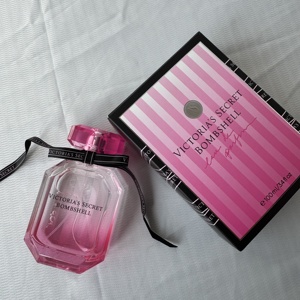 Spray Corpo da 100ml per Donna, Fragranza Femminile a Lunga Durata, Eau De Parfum Victoria Secret Originale, Profumo di Marca per Donna, Vendita all'Ingrosso - Product Image 5