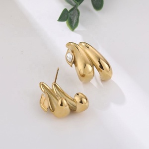 Boucles d'oreilles à clous en acier inoxydable de style coréen, diamant unique, tendance, style Ins, simple, géométrique, forme spéciale pour anniversaire - Product Image 3