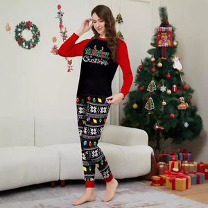 Pigiama europeo americano a tema natalizio a maniche lunghe per genitori e bambini con lettere chiare colorate stampa abbigliamento invernale - Product Image 4