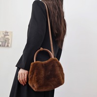 Nouveau sac à main en peluche tendance, mode simple, fourrure classique, sac à bandoulière décontracté haut de gamme pour femmes, sac à bandoulière personnalisé