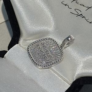 Colgante de Plata Pura S925 con Letra Inglesa, Diseño Vintage con Microincrustaciones, Elegante Temperamento Francés, Simple, Encantador y Exclusivo - Product Image 5