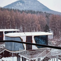 Maison modulaire portable de luxe à 2 chambres en acier, type capsule spatiale, extensible, étanche, avec installation rapide pour usage hôtelier