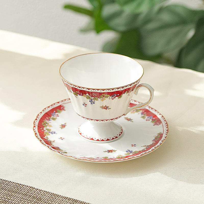 D cup saucer red grape flower