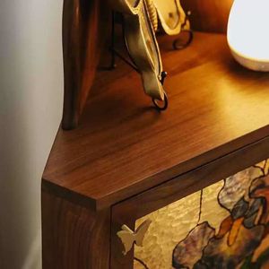 Meuble d'appoint en bois massif de style rétro français avec motif papillon pour le rangement dans le salon - Product Image 4