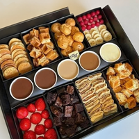 Rubans de forme carrée de boîte de pâtisserie de papier de carton ondulé de logo personnalisé pour des boissons et l'emballage alimentaire