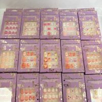 Prêt à expédier – 24 faux ongles autocollants pour enfants, pré-collés, non toxiques, motifs de dessins animés variés, vente en gros