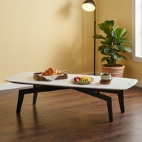 Table basse en marbre irrégulier personnalisée, style moderne minimaliste, plateau en ardoise, table centrale avec structure en métal, meubles de salon