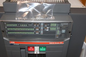 Interruptor de Circuito E4 H 3200 PR121 para PLC - Product Image 5