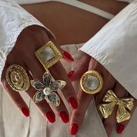 2025 Sommer Hot Selling Pearl Intarsien Unregelmäßige Blumen ring Legierung Vergoldet Damen ring Modeschmuck