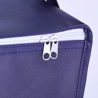 Sac isotherme pour le déjeuner réutilisable avec logo personnalisé petits sacs thermiques isolés non tissés de 6 canettes avec longue poignée