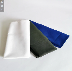 40s Tissu en coton peigné semblable à de la soie 135gsm Tissu Ripstop uni pour chemises et robes de garçons Style croisé pour vêtements et jupes - Product Image 4