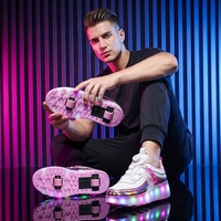 Chaussures à roulettes lumineuses à alimentation directe d'usine, design à quatre roues rétractables et cachées, chaussures de marche polyvalentes pour l'extérieur