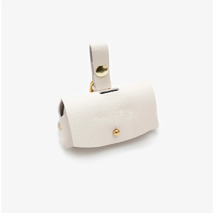 Dispensador de Bolsas para Excremento de Mascotas de Cuero Genuino - Dispensador de Bolsas Reutilizables para Desechos de Perros con Clip - Product Image 3