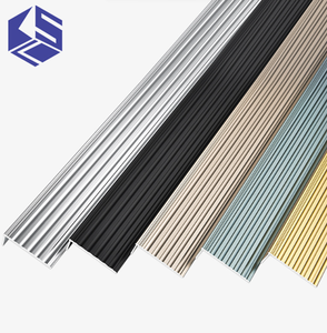 <span class=keywords><strong>Bande</strong></span> <span class=keywords><strong>antidérapante</strong></span> pour <span class=keywords><strong>escalier</strong></span> en aluminium <span class=keywords><strong>Bande</strong></span> de fermeture en forme de L - Product Image 2