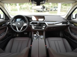 2020款宝马5系525Li豪华版左驾汽油动力中型轿车，配备真皮座椅和单天窗 - Product Image 5