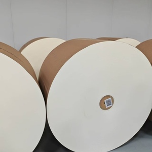 ม้วนกระดาษเคลือบ PE จากเยื่อไม้บริสุทธิ์ เป็นมิตรกับสิ่งแวดล้อม สำหรับทำถ้วยกระดาษ พร้อมออกแบบตามความต้องการ - Product Image 1