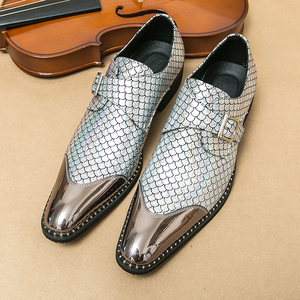 Prodotti di Tendenza 2025: <span class=keywords><strong>Scarpe</strong></span> Eleganti da <span class=keywords><strong>Uomo</strong></span> in Pelle Lucida Oro e Argento, Modello Slip-on a Punta con Dettagli Metallici per Matrimoni ed Eventi Speciali - Product Image 3