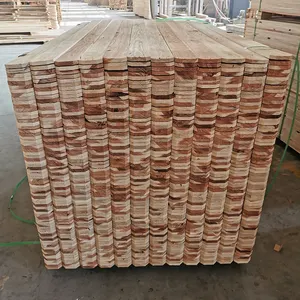 Palas de madera de cedro japonés, cerca de 2x4