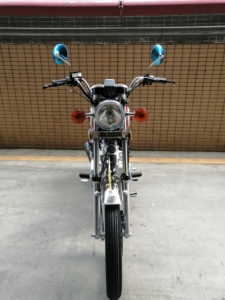 KAVAKI vend une moto GN125 à deux places, 125cc, à essence. - Product Image 6