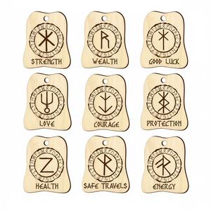 Ensemble de 9 ornements de protection en runes, ornements de Noël celtiques, symboles vikings, décorations nordiques païennes en bois, décoration d'arbre de Noël - Product Image 4