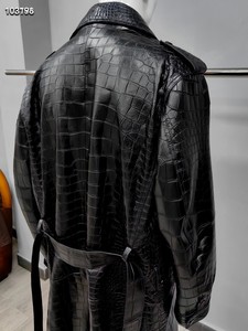 Manteau trench en cuir de crocodile du Nil sur mesure pour femme, double boutonnage, long, avec doublure 100 % soie de mûrier - Product Image 3