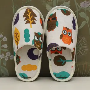 Gepersonaliseerde Hotel Kinderen Wafel Slippers Hotel Kinderen Koraal Fluwelen Slipper Verdikte Anti-Slip Schattige Kind Slippers