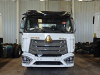 Camion tracteur d'occasion Euro 2 Diesel LHD Sinotruk Howo NX 6x4 371HP 10 roues, moteur Weichai, caméra arrière et garantie