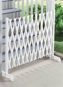 Freestanding Outdoor Portable Expandable Garden Privacy Screen Divider <b>Plastic</b> Trellis with Stand - Product Image 4