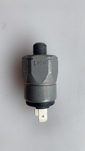 Interrupteur de pression compatible Liugong 13C0073 pour pelle et chargeuse sur pneus - Product Image 3