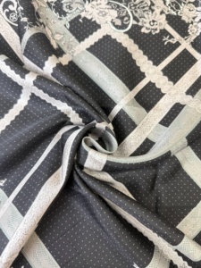 Custom 100% Mulberry <strong>Silk</strong> Square <strong>Scarf</strong>, Jacquard Jacquard/Printed OEM Gift <strong>Scarf</strong> for <strong>Women</strong> 18mm <strong>Silk</strong> <strong>Scarf</strong> - Product Image 3