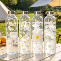 Bouteille d'eau portable en plastique PC imprimée de fleurs fraîches et mignonnes, idéale pour les sports de plein air, le camping, la randonnée, pour les étudiants