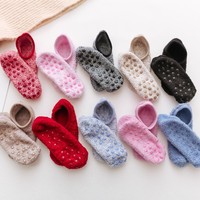 Chaussettes d'intérieur antidérapantes épaisses et chaudes pour femmes, invisibles, pour l'automne et l'hiver, idéales pour dormir et porter à la maison