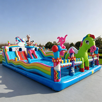 Grand combo de jeux gonflables sur le thème de la licorne avec toboggan et échelle d'escalade, château gonflable de qualité commerciale