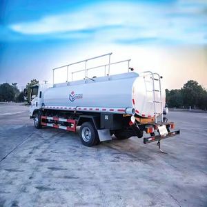 Camion-citerne Isuzu 4x2 de 10 m³ pour le ravitaillement en pétrole brut, essence et diesel - Product Image 4