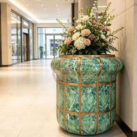 Pot Bunga Fiberglass Besar, Pot Dekoratif dengan Finishing Marmer, Pasokan Grosir Custom untuk Hotel, Mal, Kantor, Lobi, dan Lanskap