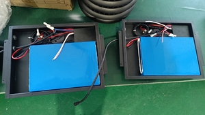 60W güneş enerjili <span class=keywords><strong>LED</strong></span> projektör su geçirmez dış güvenlik spot güneş projektör bina duvar kullanımı için