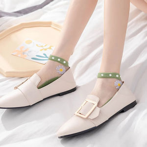 Lot de chaussettes de yoga en gros respirantes et fines pour femmes et jeunes filles, style floral, en dentelle, courtes, antidérapantes, pour l'été - Product Image 4