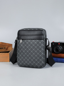 Bolsos Cruzados de Cuero Genuino de Alta Calidad Estilo Neo-Retro para Hombre - Secado Rápido, Cómodos, Colores y Tamaños Personalizables, Logotipo, Todas las Temporadas - Product Image 2