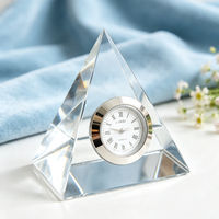 Horloge de bureau en cristal, souvenir d'entreprise, décoration de table de bureau, presse-papiers, horloge pyramide en cristal avec logo et texte personnalisés
