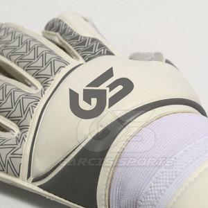 Gants de gardien de but de football en cuir respirant de haute qualité Protection des doigts coupe-vent Logo personnalisé GARCIS SPORTS - Product Image 4