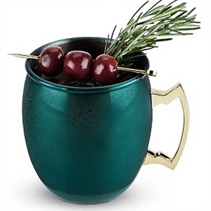 Mug isotherme en acier inoxydable vert avec poignée – Tasse moderne pour boissons, idéale pour les fêtes à domicile, conçue pour cocktails, bières, jus et eau - Product Image 1