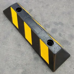 560Mm Auto Auto Wielstop Rubber Parkeerplaats Apparatuur Parkeerblok Wielstop Voor Vrachtwagen