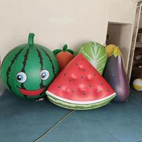 Opblaasbare watermeloen, opblaasbare coole zomerse fruitschijfjes, hangende gloeiende watermeloen, perfect voor buitenlocaties.