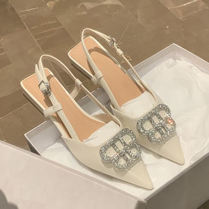 Designer donna 2024 estate sandali <span class=keywords><strong>con</strong></span> <span class=keywords><strong>tacco</strong></span> quadrato <span class=keywords><strong>con</strong></span> lussuosa fibbia di diamanti 3cm tacchi bassi punta chiusa famose <span class=keywords><strong>scarpe</strong></span> da esterno - Product Image 3