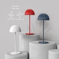 Nouvelle lampe de table LED rechargeable au design moderne et minimaliste, veilleuse de chevet à intensité variable en continu pour chambre d'hôtel et bureau