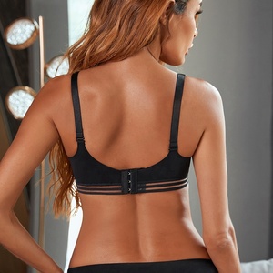 Soutien-gorge Push up sans fil à fermeture arrière de couleur noire unie confortable de haute couture pour dames - Product Image 6