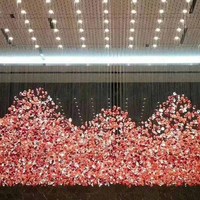 Grand lustre de plafond d'hôtel moderne pour salon Luminaire suspendu en cristal de couleur personnalisé Luminaire suspendu en cristal de couleur pour hall d'entrée