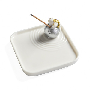 Support simple en céramique de style dessin animé, <span class=keywords><strong>Lapin</strong></span> de jade volant vers la lune, base à encens en porcelaine blanche, bois de santal et - Product Image 5