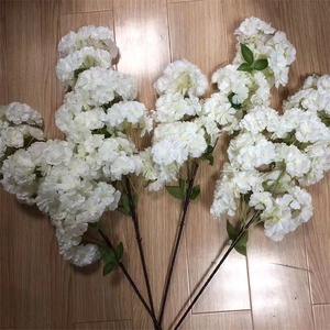 Prêt à l'emploi U-3210 soie artificielle <span class=keywords><strong>tige</strong></span> unique fleurs <span class=keywords><strong>de</strong></span> <span class=keywords><strong>cerisier</strong></span> suspendues arbre pour décoration <span class=keywords><strong>de</strong></span> mariage à la maison - Product Image 4